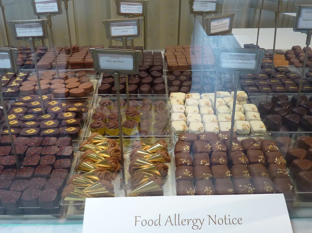 Madame Delluc-Oakwood Village必去景点