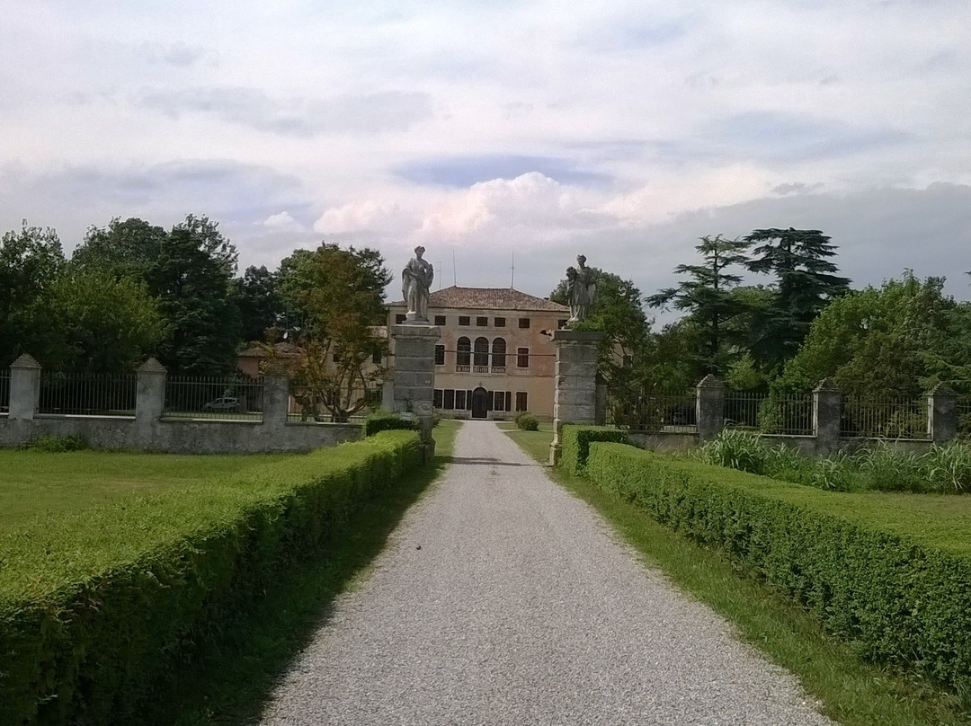 Museo Civico delle Carrozze d'Epoca di Codroipo-Codroipo必去景点