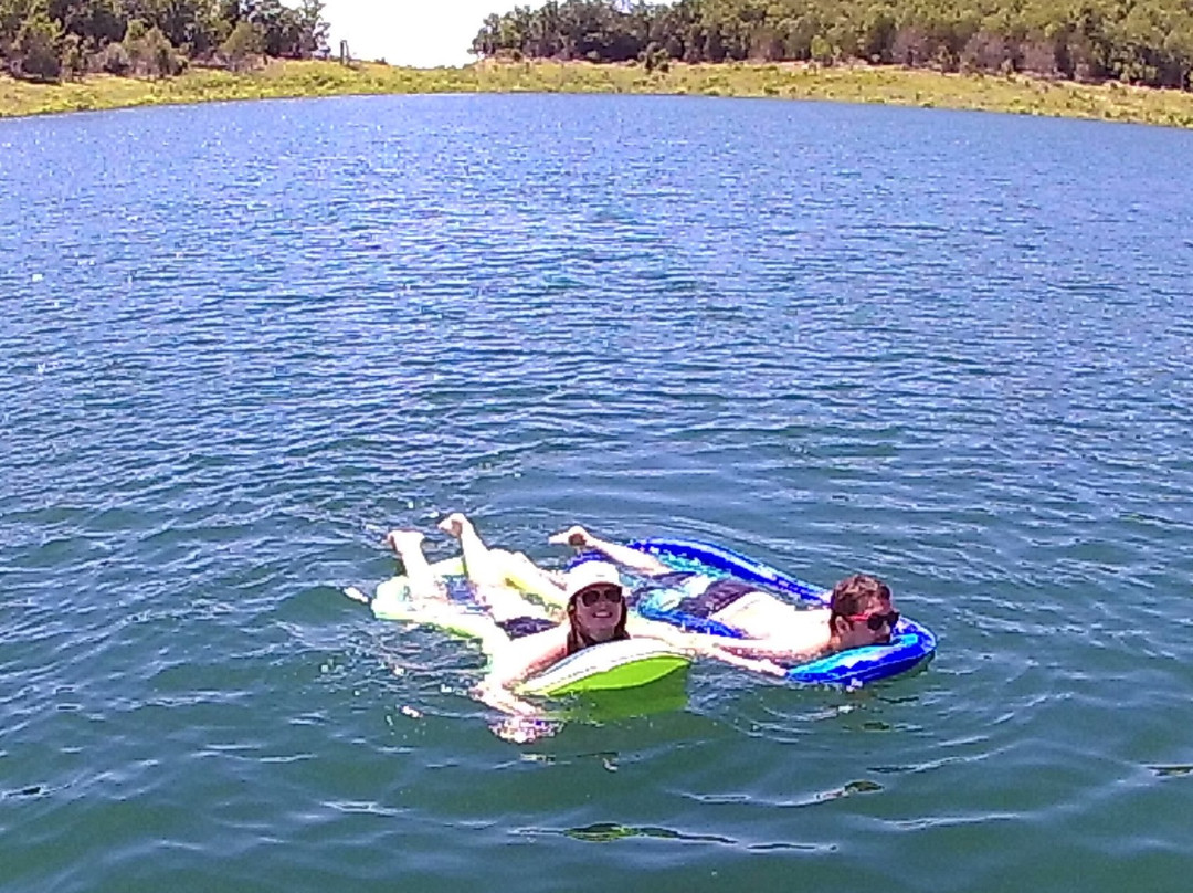 Waterfront Resort主图