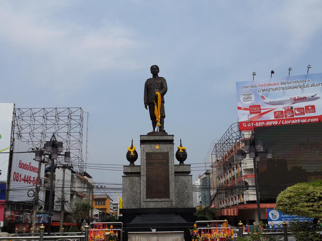Krom Luang Prachaksinlapakhom Monument景点图片