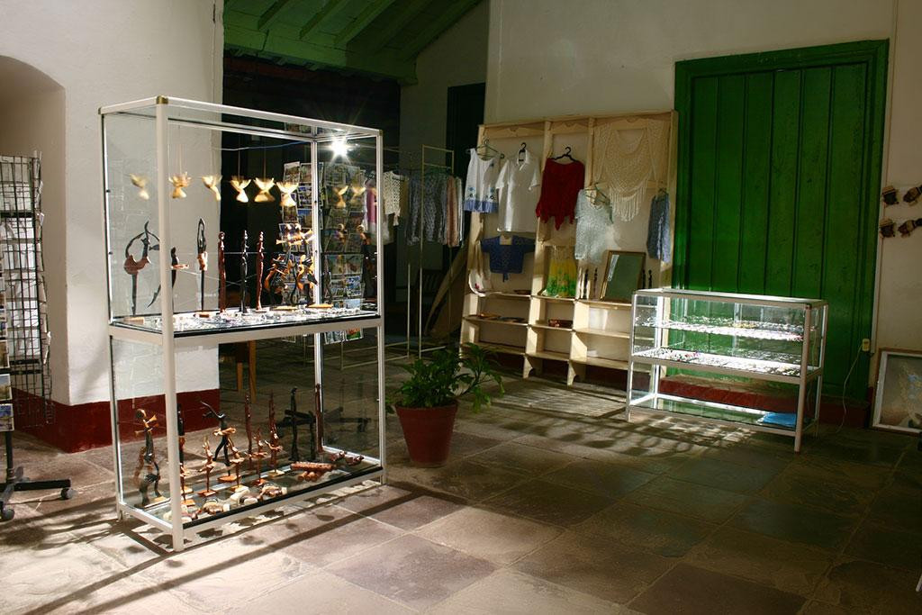 Basso Art & Souvenir Gallery景点图片
