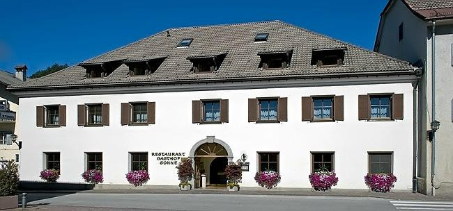 Castelbadia酒店住宿-Gasthaus Sonne