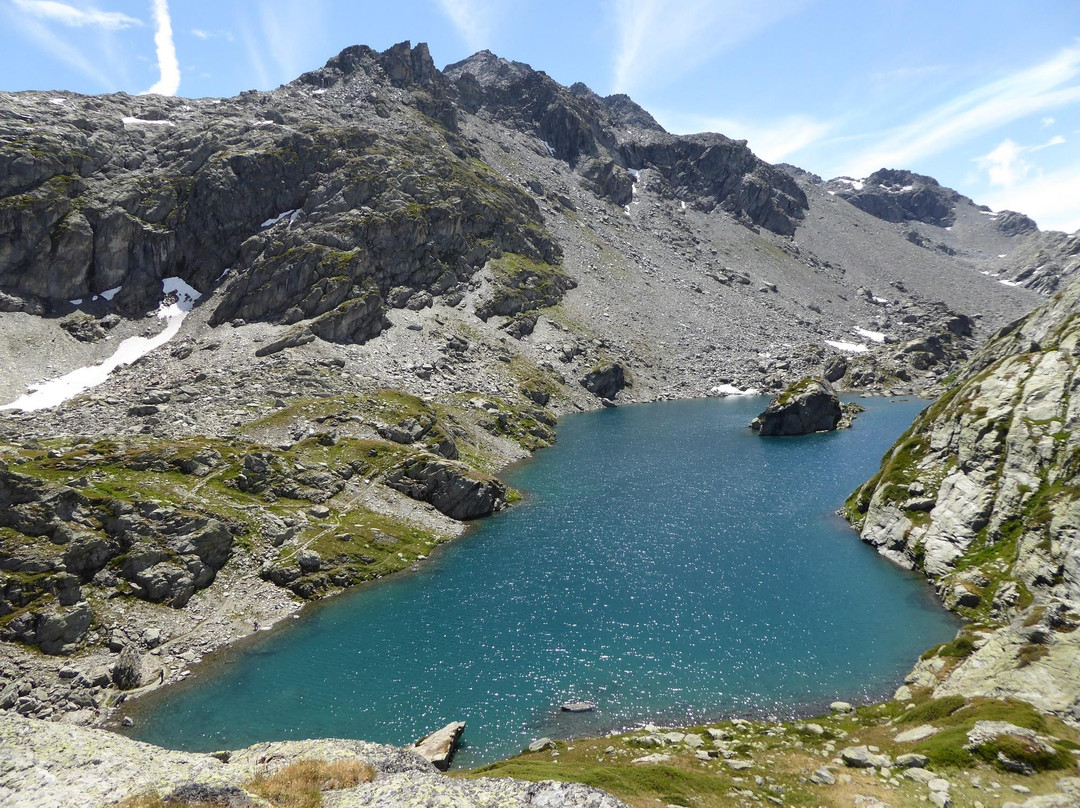 Laghi di Bella Comba-La Thuile必去景点
