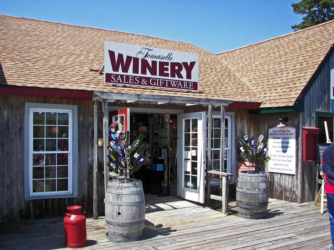 Tomasello Winery Tasting Room景点图片