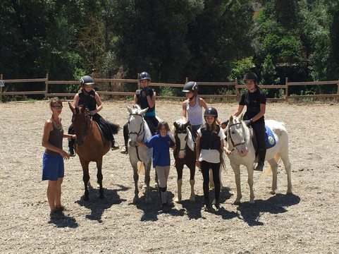 Centre Hipica Mas Batllo-Vilallonga de Ter必去景点