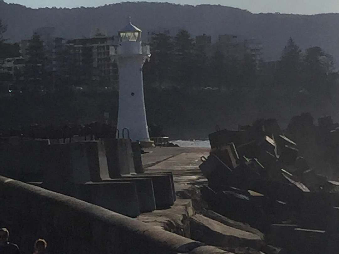 卧龙岗海港灯塔-卧龙岗市必去景点