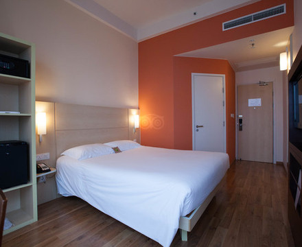 宜必思香港中上環主图