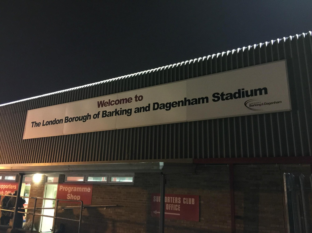 Dagenham & Redbridge Football Club Arena景点图片