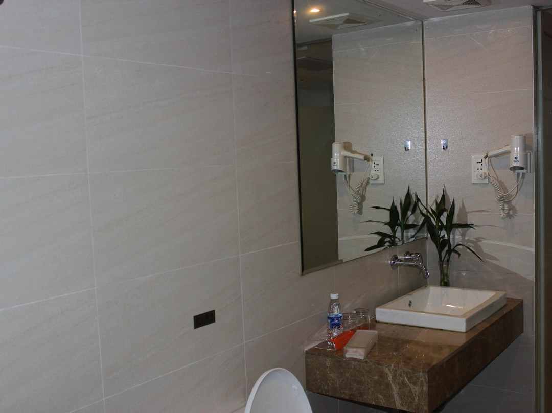 白云城市酒店(广州火车站地铁站越秀国际会议中心店)主图