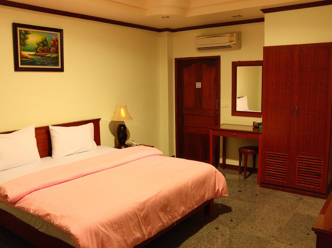 Busayarin Hotel主图
