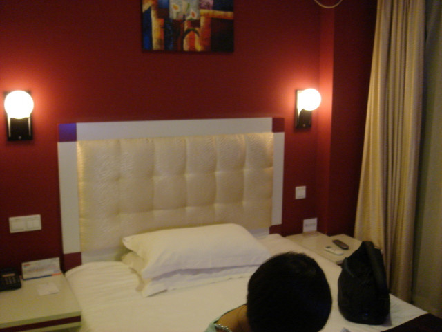 上海海友良品徐家汇宛平南路酒店主图