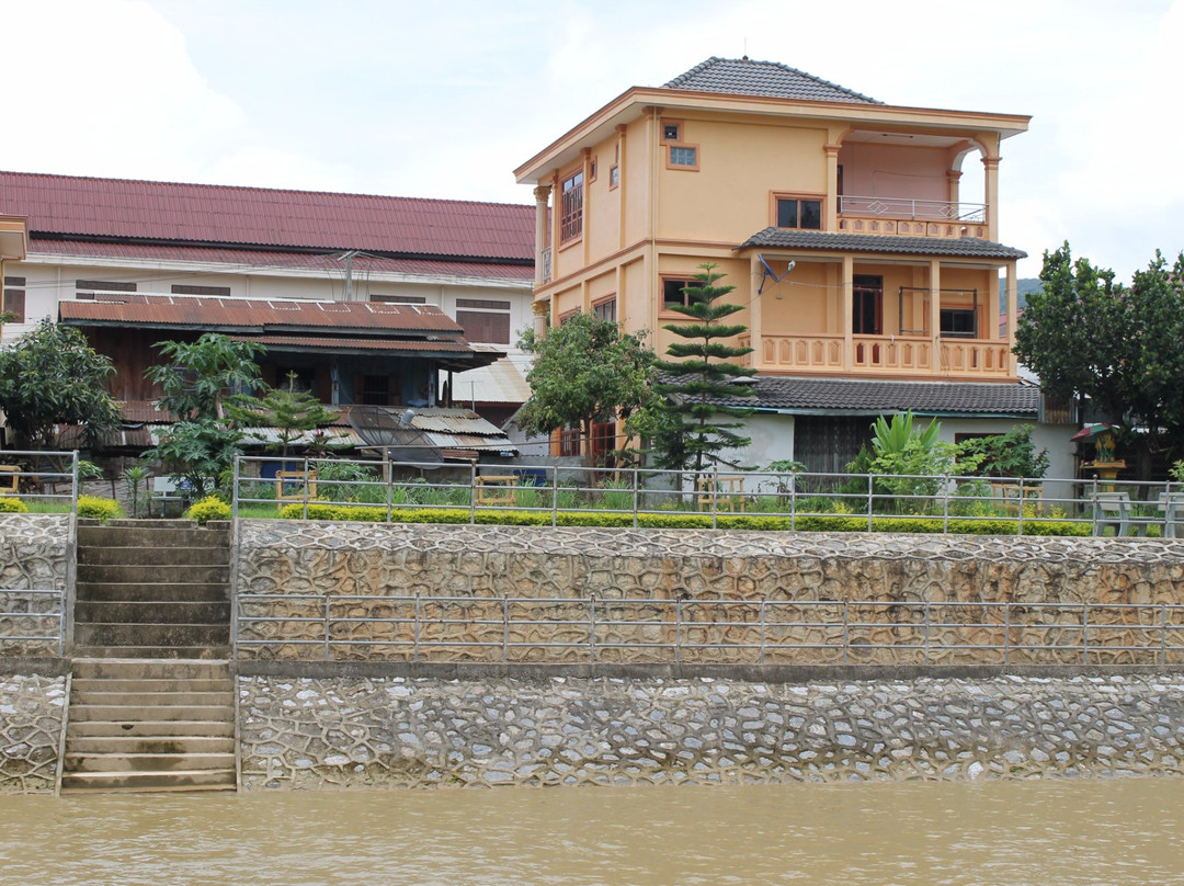 Sa Ne Khaem Xam Guesthouse