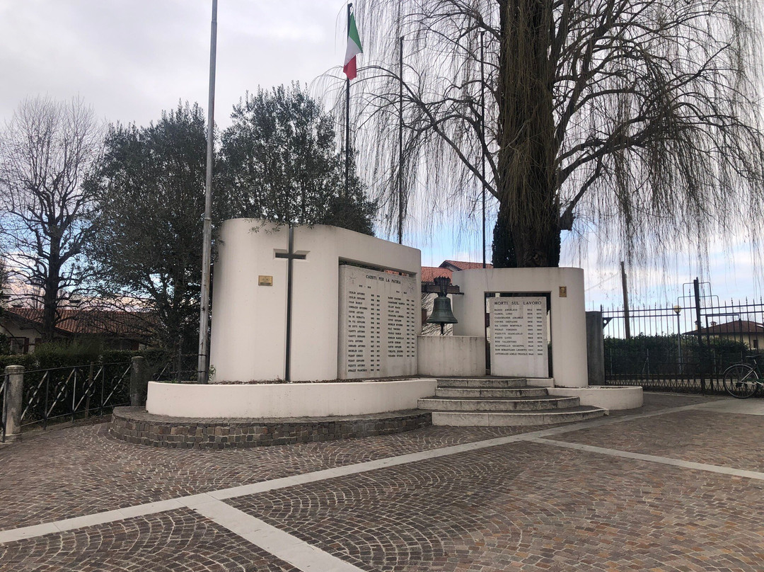 Monumento ai Caduti景点图片