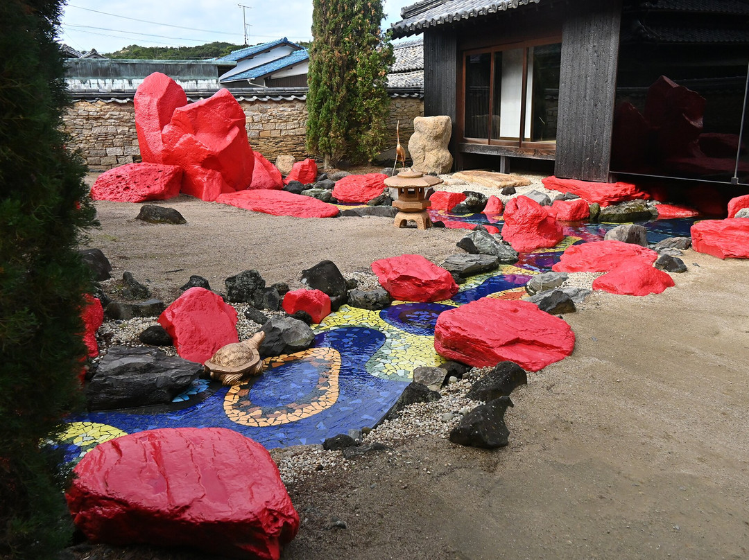 Teshima Yokoo House景点图片