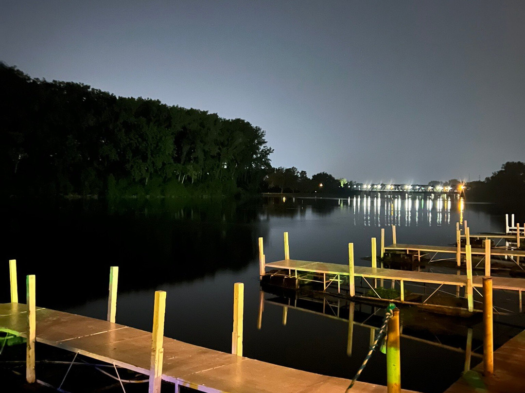 The Clamdiggers Lounge & Pizzeria-门罗必去景点