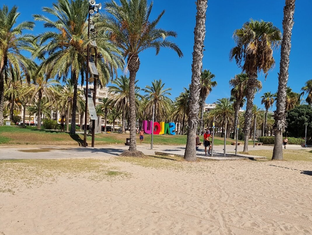 Sculpture Letres Salou-萨洛必去景点