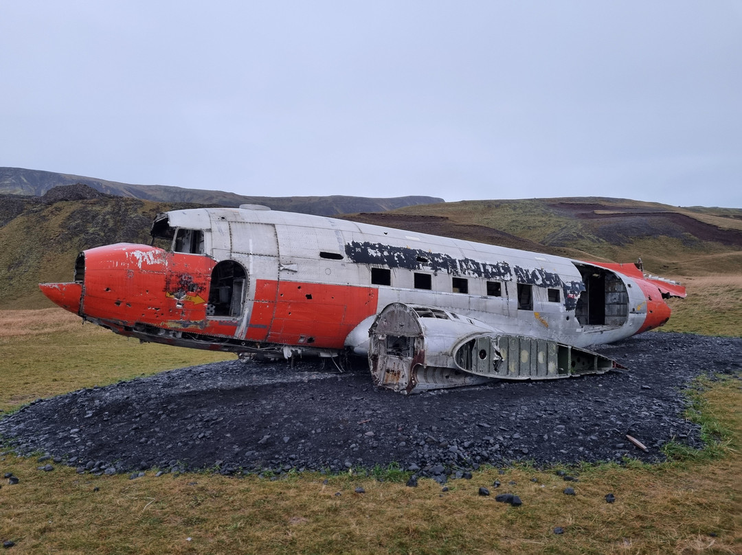 DC-3 Airplane wreck - Eyvindarholt景点图片