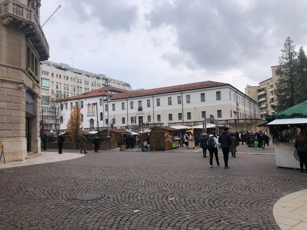 Piazzale XX Settembre-波代诺内必去景点