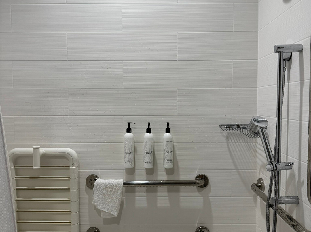 坎布里亚套房酒店主图