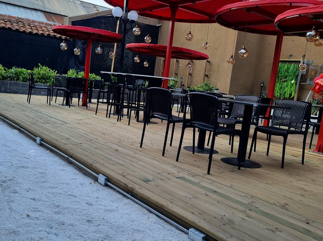 Feroz, Entre Reces Y Carbon