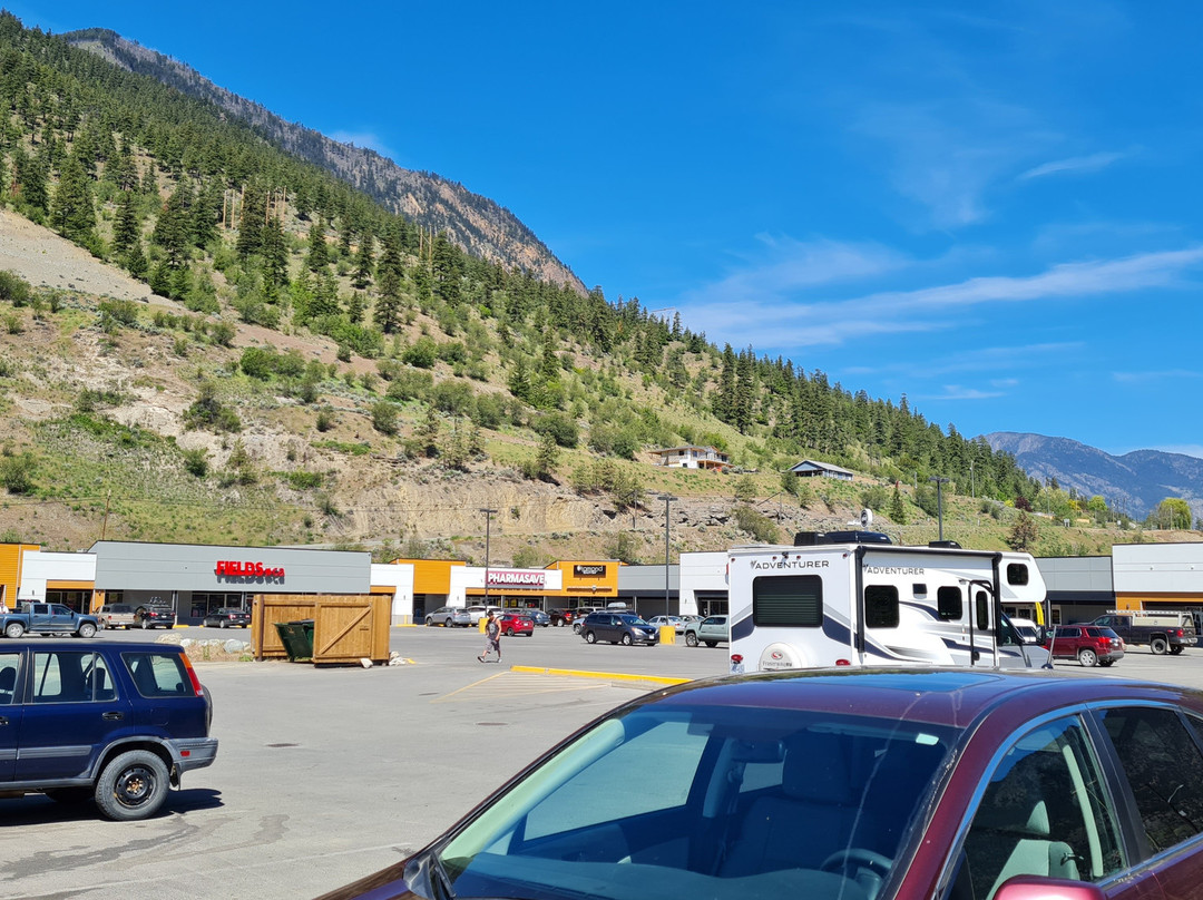 Lillooet Lake景点图片