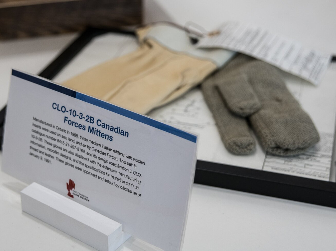 The Canadian Glove Museum景点图片