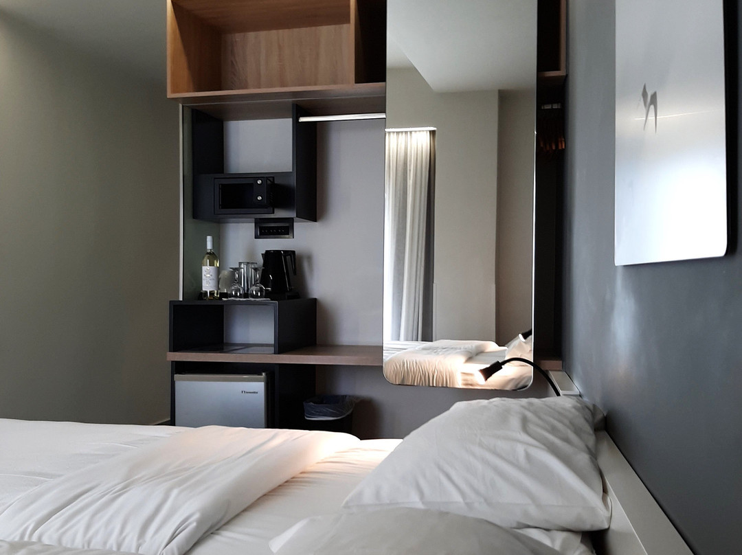 Renieris Hotel主图