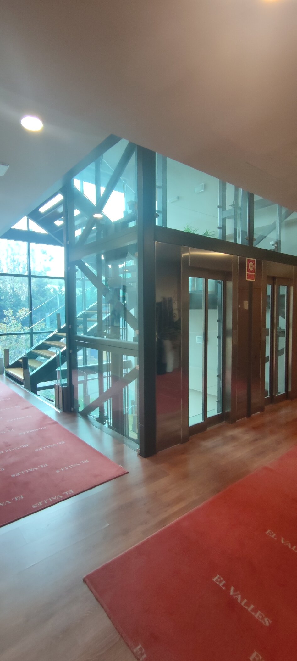 Hotel Restaurante El Vallés-官方