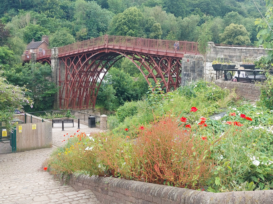Ironbridge Gorge Walking Tours: The Professor's Original-Ironbridge必去景点