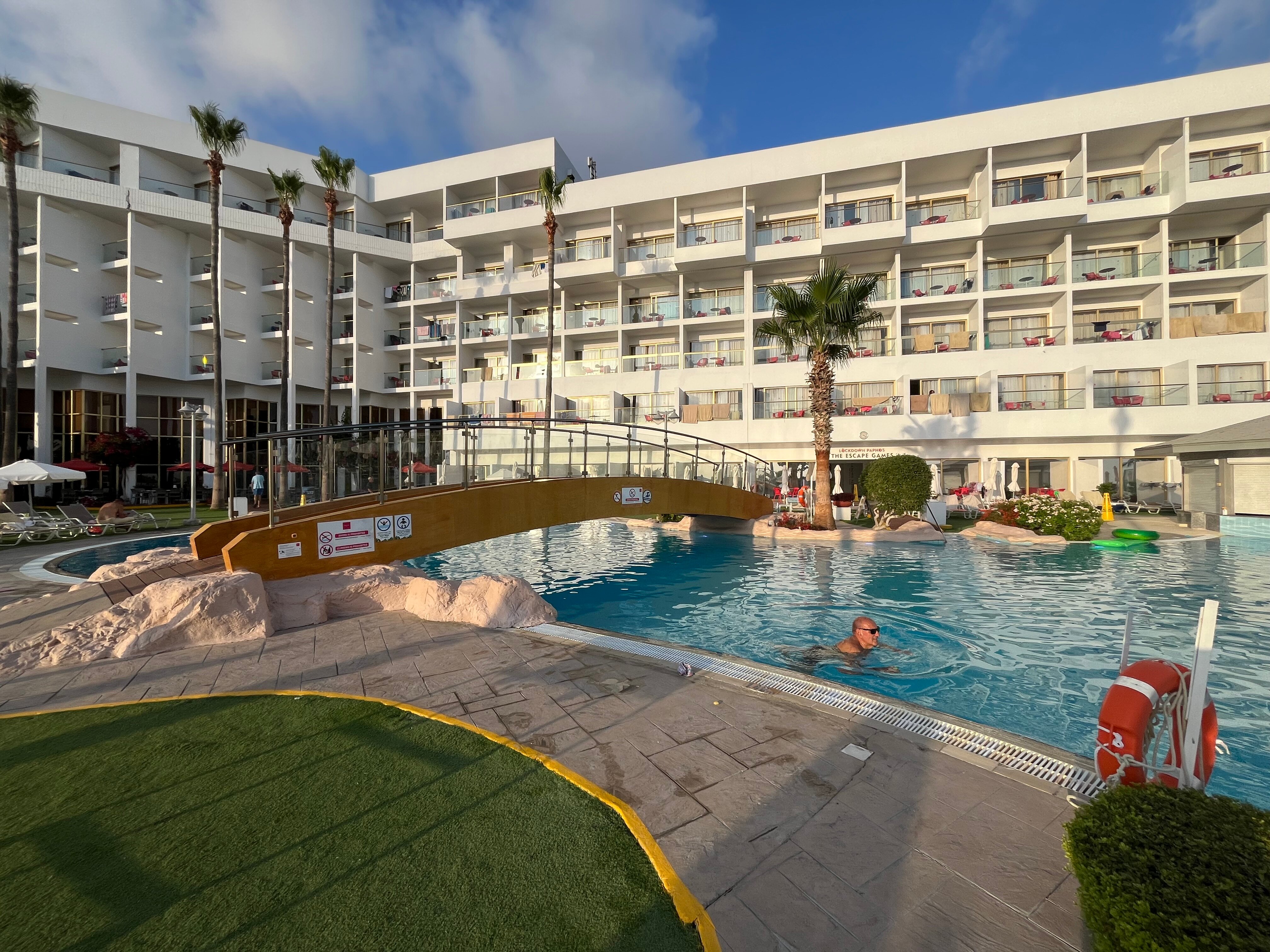 Leonardo Laura Beach & Splash Resort-浴室