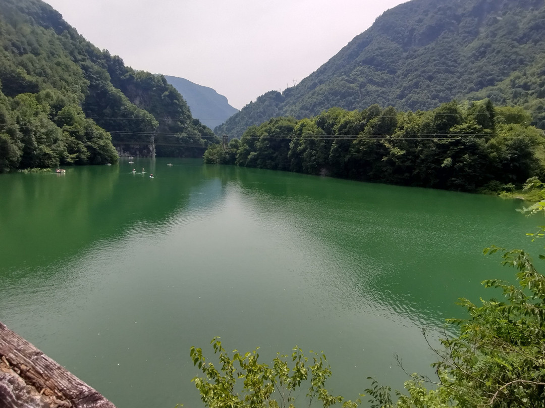 Lago di Corlo景点图片