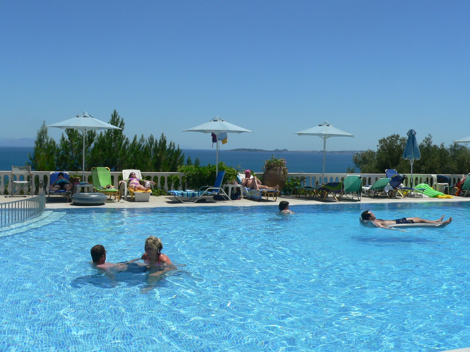 Hotel Nautilus Barbati-泳池
