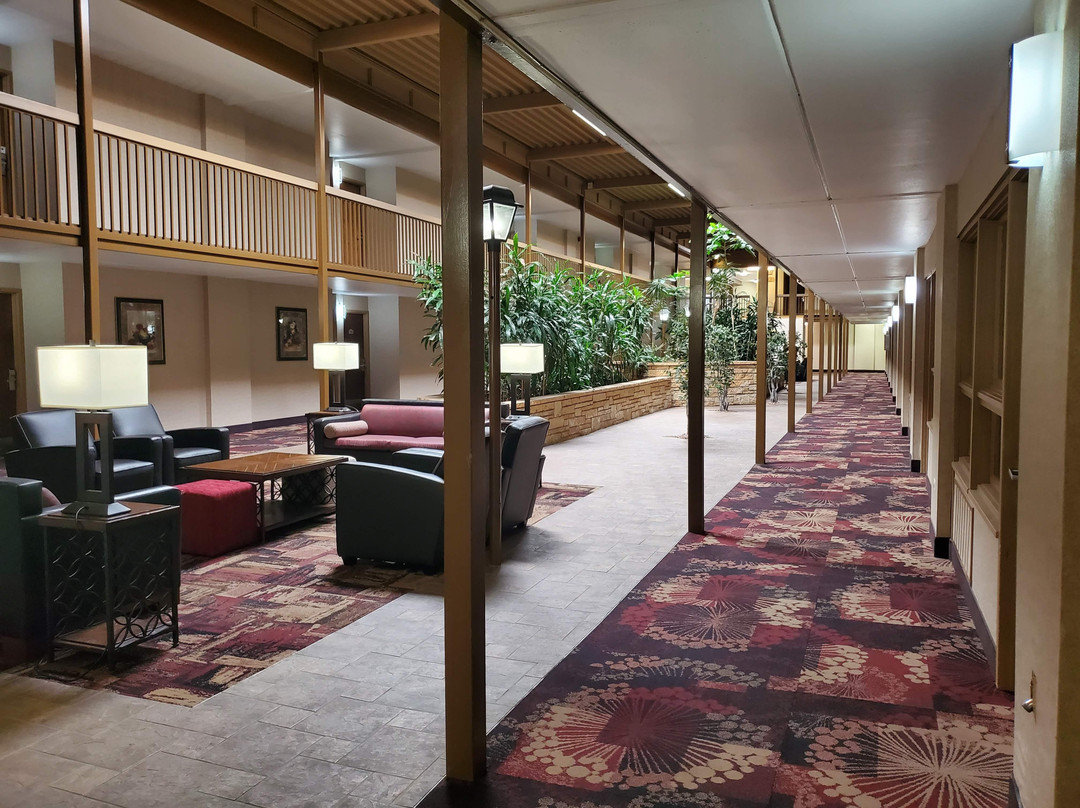 Ramkota Hotel & Watertown Event Center主图