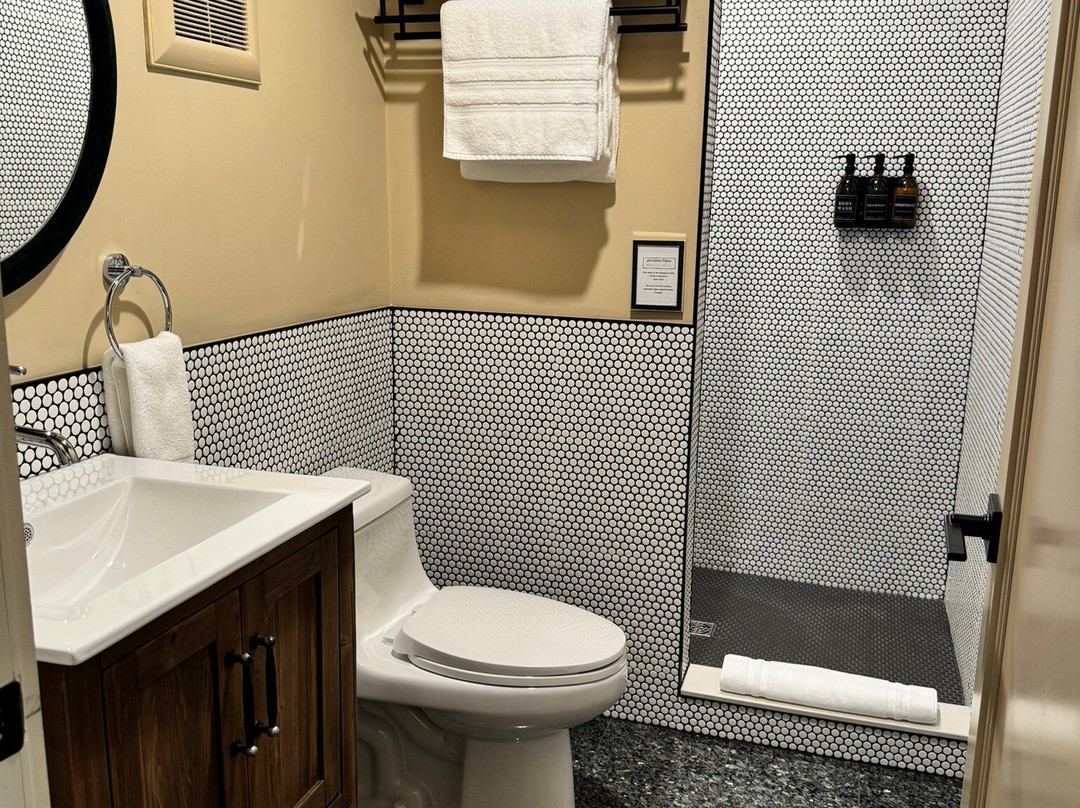 Reclaimed Motel主图