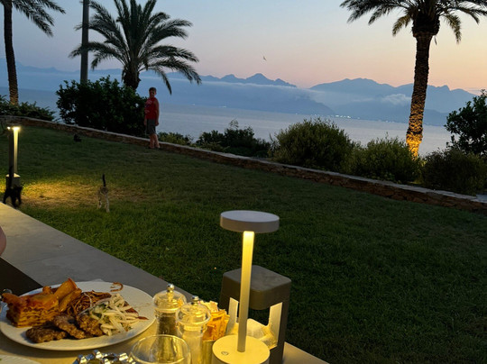 阿克拉巴鲁特阿酒店