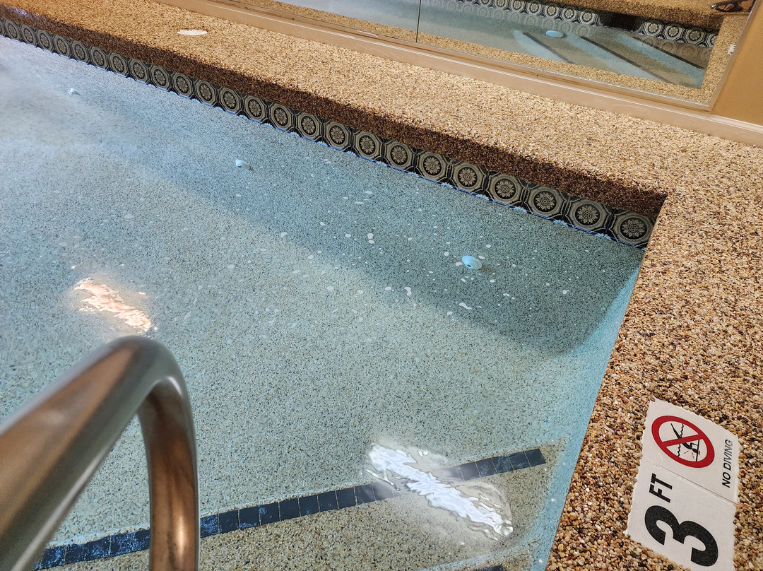 Meadowbrook Inn主图