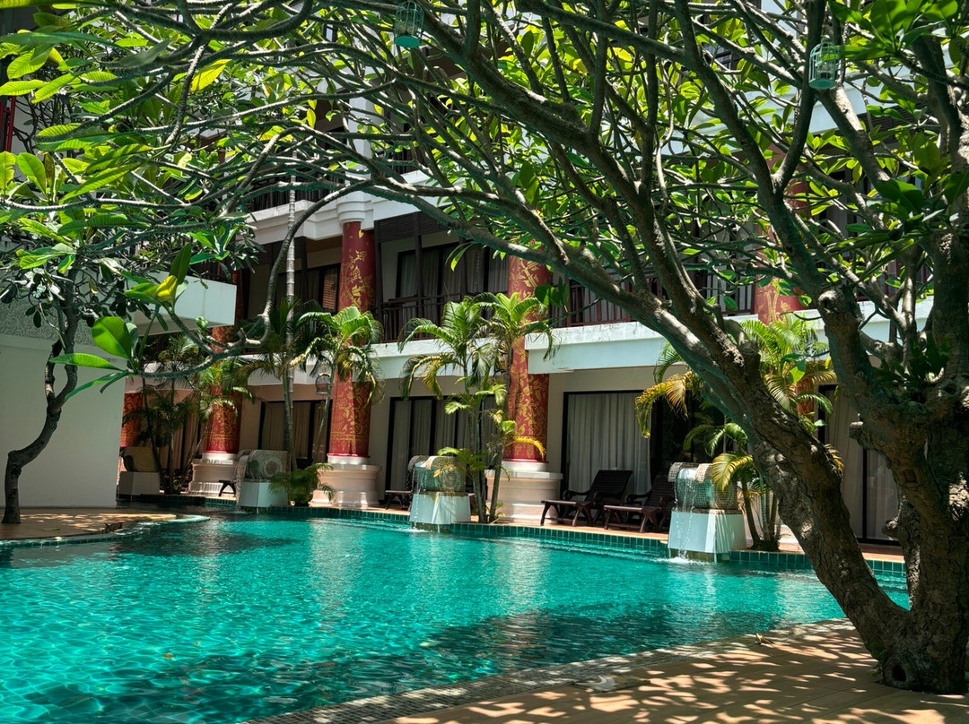 卡萨龙度假村和水疗中心主图