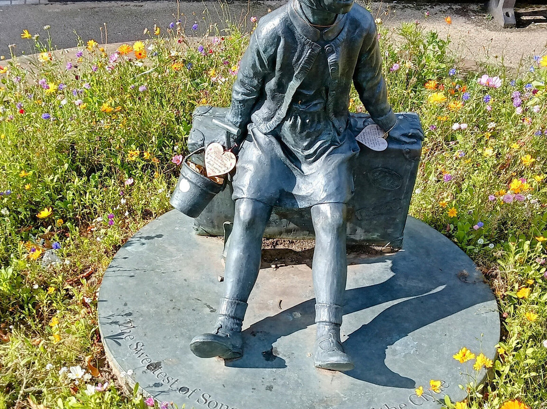 Wee Annie's Statue-Gourock必去景点