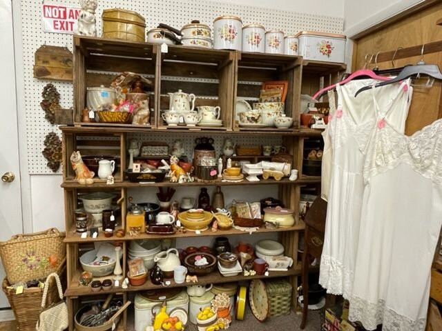 Yellow Moon Antique Mall-Mooresville必去景点