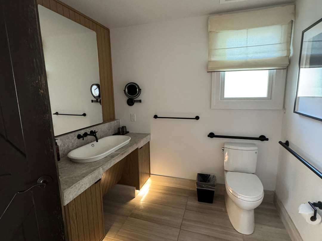 麦克阿瑟温泉酒店主图