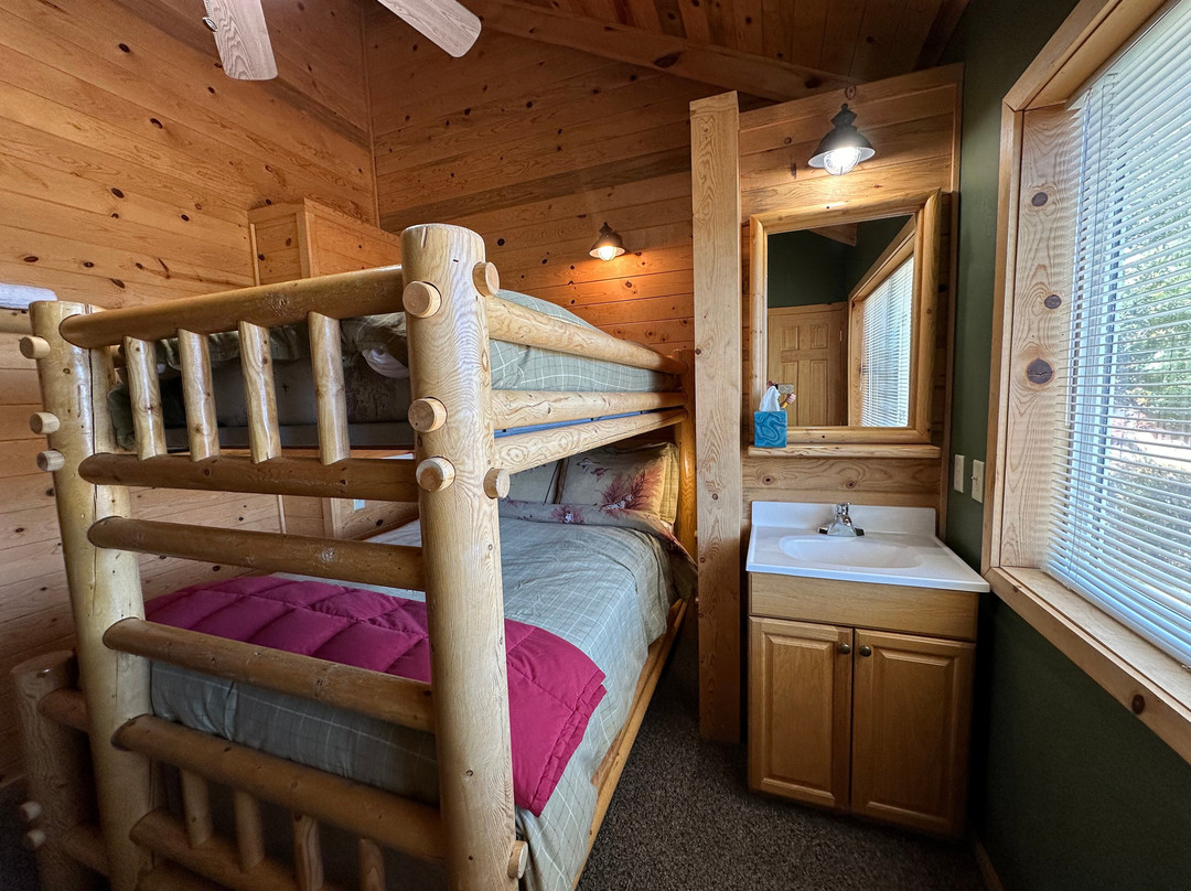 皮尔山乡村旅馆和小屋主图