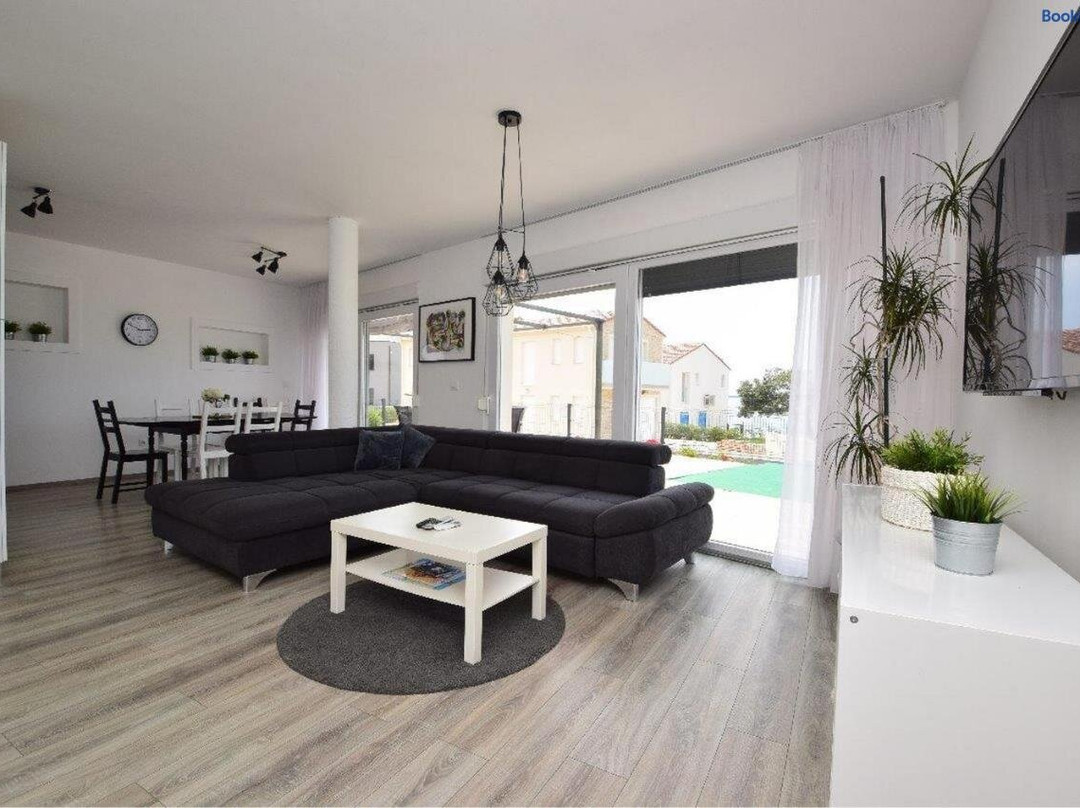 Apartments Lueva
