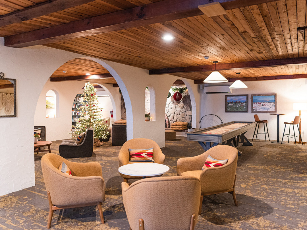 布罗姆利阳光旅馆主图