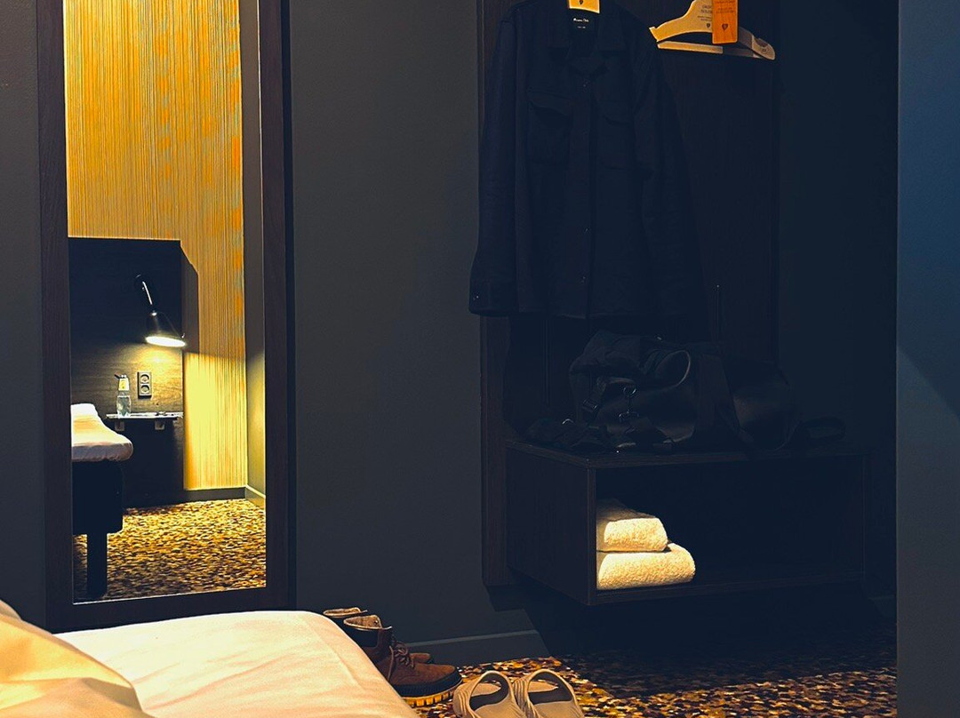 Peak 12 Hotel主图
