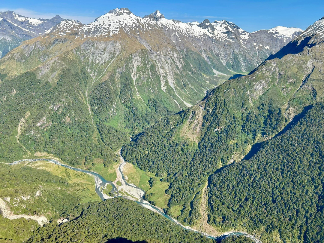 Backcountry Helicopters景点图片