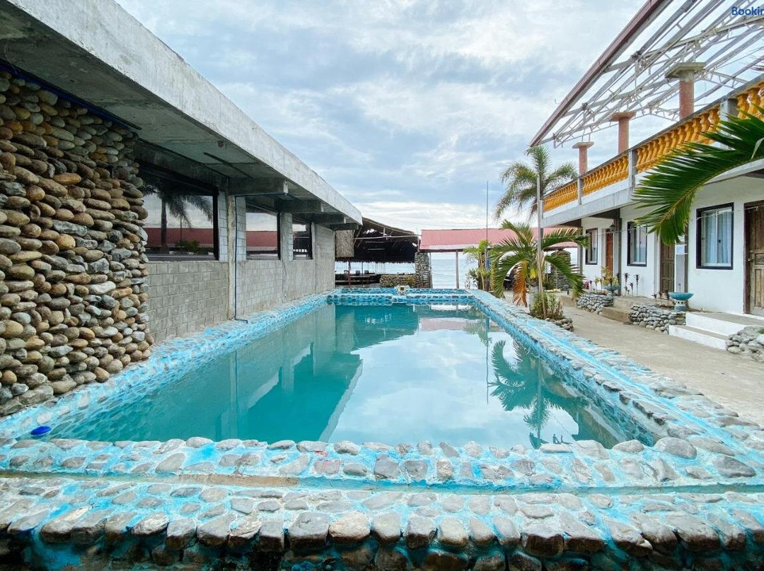 RedDoorz @ White Castle Beach Resort Iba Zambales
