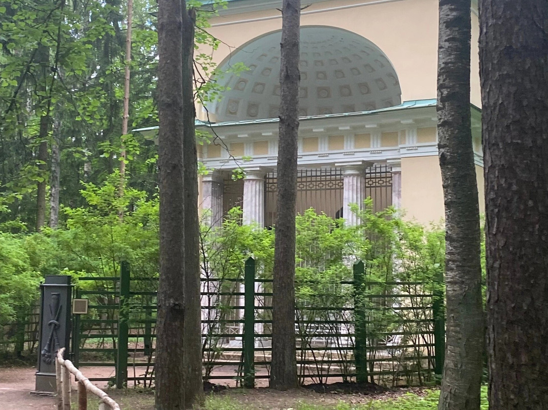 Monument to the Parents景点图片