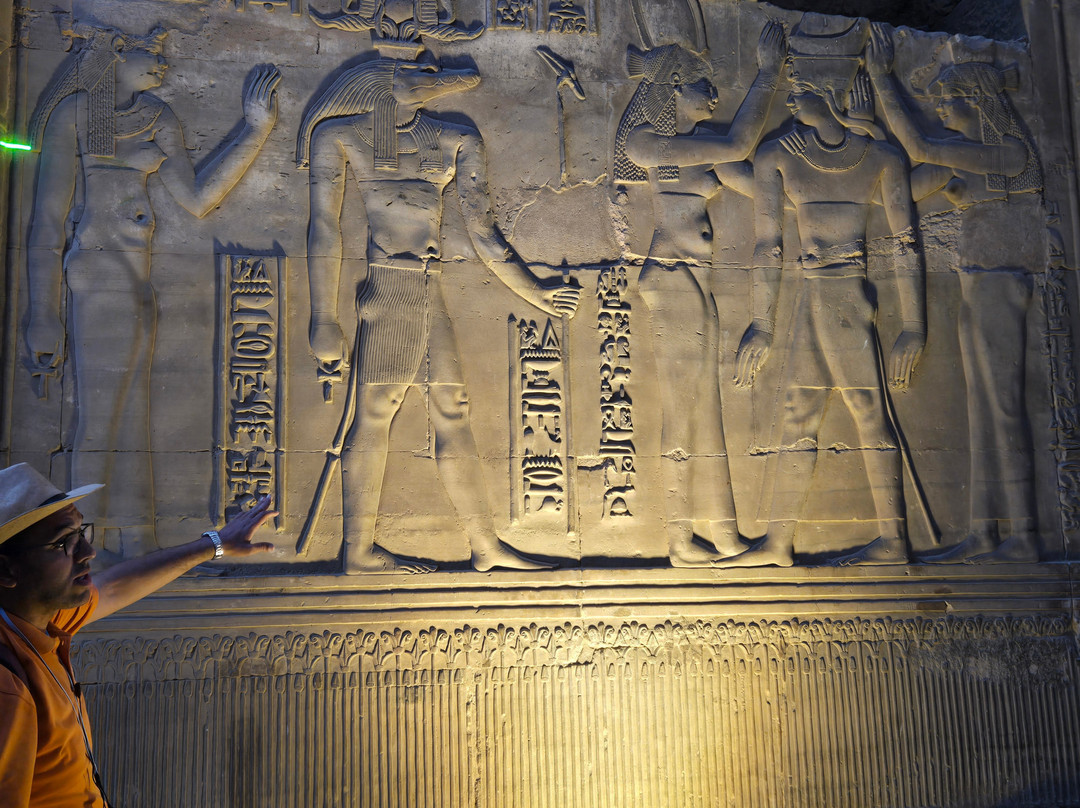 Nefertiti Tours-吉萨必去景点