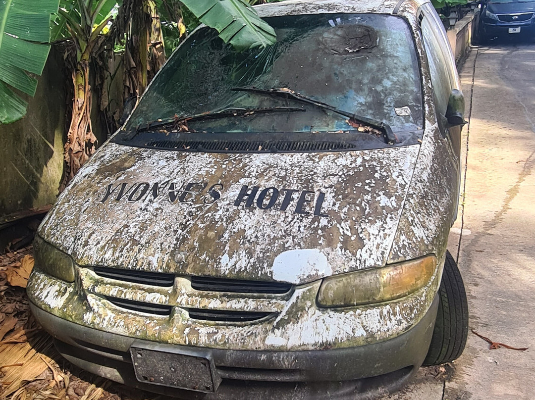 Yvonne's Hotel主图