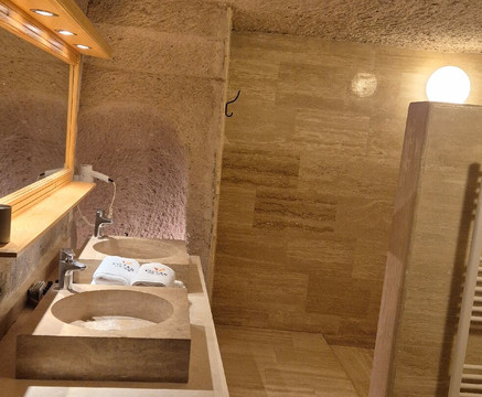 基斯塔洞穴酒店主图